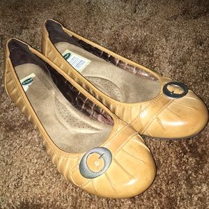 Dr. Schools ballet flats